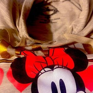 Women’s xl Disney Minnie sweatshirt with hood